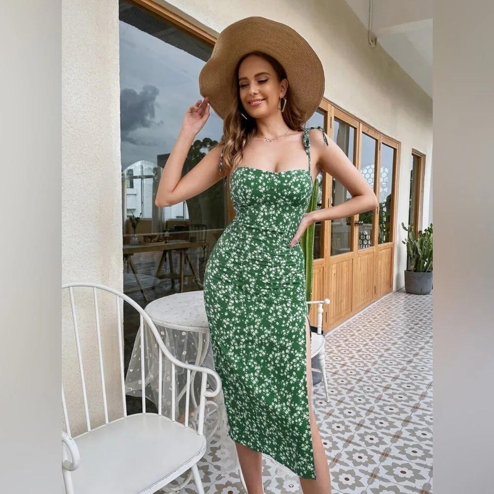 ❤️ 🆕 SHEIN Chiquease Tie Shoulder High Split Ditsy Floral Dress Size Medium